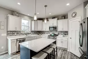 2046 Highland Cir, Hudson, WI 54016 - Photo 8