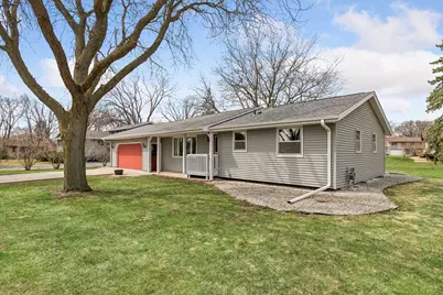 11045 Stanley Curve, Bloomington, MN 55437 - Photo 2