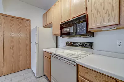 8372 Kimball Drive, Eden Prairie, MN 55347 - Photo 18