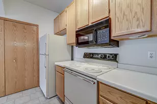 8372 Kimball Dr, Eden Prairie, MN 55347 - Photo 18