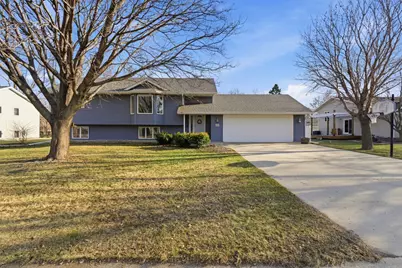 809 25th Avenue SW, Willmar, MN 56201 - Photo 2