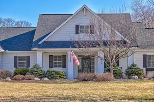 877 Yellowstone Trail, Hudson, WI 54016 - Photo 4