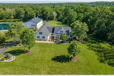 877 Yellowstone Trail, Hudson, WI 54016 - Photo 2