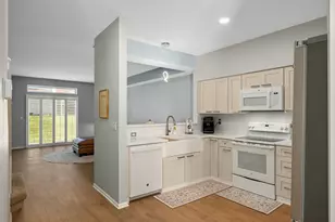 11677 Horizon Dr, Burnsville, MN 55337 - Photo 8