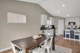 18184 Hartlin Ave, Lakeville, MN 55044 - Photo 8