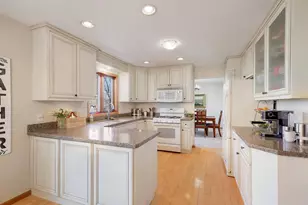 13485 Dahlia Ct, Rosemount, MN 55068 - Photo 2