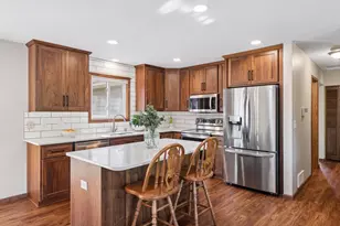 9721 Portal Dr, Eden Prairie, MN 55347 - Photo 8