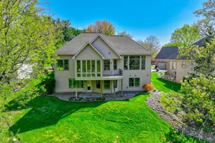 9 Knoll Rd, North Oaks, MN 55127 - Photo 4