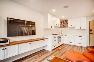 2532 1st Ave S, Minneapolis, MN 55404 - Photo 2