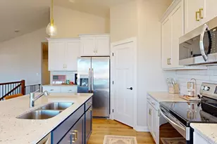 2018 Douglas Trl Dr SE, Pine Island, MN 55963 - Photo 8