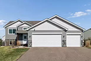 940 Lakewood Trail, Norwood Young America, MN 55397 - Photo 2