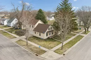 205 E 11th St, Fairmont, MN 56031 - Photo 22