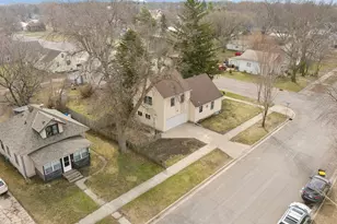 205 E 11th St, Fairmont, MN 56031 - Photo 24