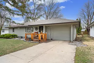 2104 W Oakland Ave, Austin, MN 55912 - Photo 1