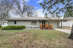 2104 W Oakland Ave, Austin, MN 55912 - Photo 2