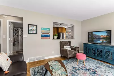 549 Doris Avenue, Shoreview, MN 55126 - Photo 4