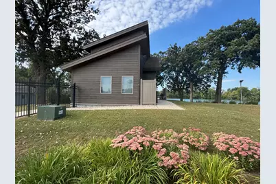 445 Lake Avenue #104, Fairmont, MN 56031 - Photo 2