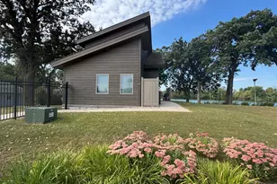 445 Lake Ave, Fairmont, MN 56031 - Photo 2