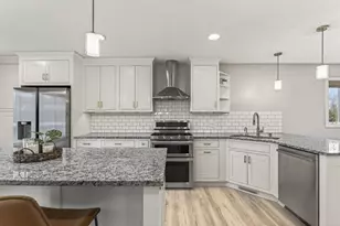 10544 Lee Dr, Eden Prairie, MN 55347 - Photo 8