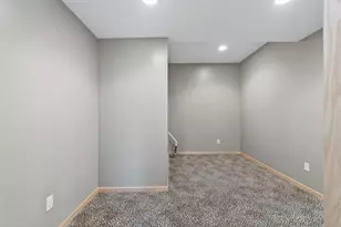 10502 Vera Cruz Dr N, Brooklyn Park, MN 55443 - Photo 44