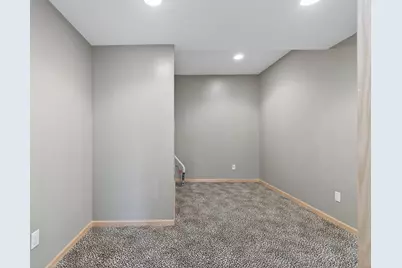 10502 Vera Cruz Drive N, Brooklyn Park, MN 55443 - Photo 44