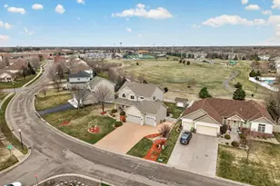 10502 Vera Cruz Dr N, Brooklyn Park, MN 55443 - Photo 60