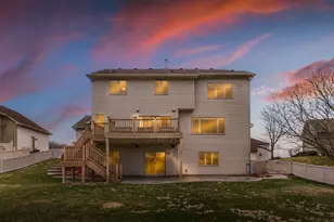 10502 Vera Cruz Dr N, Brooklyn Park, MN 55443 - Photo 2