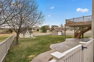 10502 Vera Cruz Dr N, Brooklyn Park, MN 55443 - Photo 50