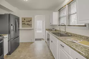 4556 Zenith Ave N, Robbinsdale, MN 55422 - Photo 8