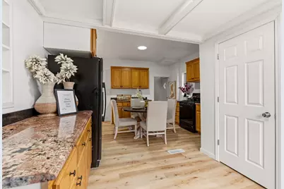 558 Osceola Avenue S, Saint Paul, MN 55102 - Photo 4