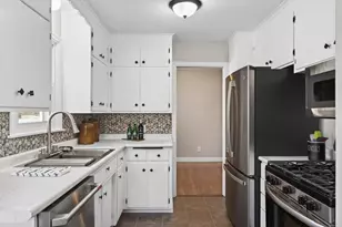 5657 Maryland Ave N, Crystal, MN 55428 - Photo 8