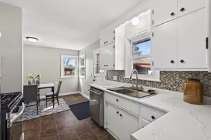 5657 Maryland Ave N, Crystal, MN 55428 - Photo 10