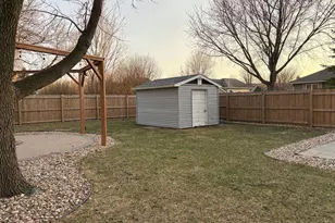 902 5th Ave SE, Pipestone, MN 56164 - Photo 32
