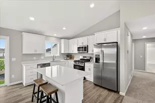 913 Brandenburg Ln, Waverly, MN 55390 - Photo 2