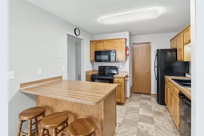 6242 Magda Drive #B, Maple Grove, MN 55369 - Photo 4