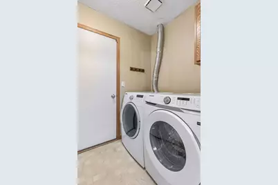 13180 Gemstone Court, Apple Valley, MN 55124 - Photo 32