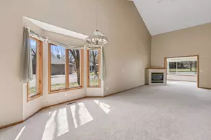 13180 Gemstone Ct, Apple Valley, MN 55124 - Photo 6