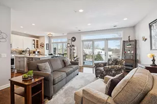 337 Willoughby Way W, Minnetonka, MN 55305 - Photo 4