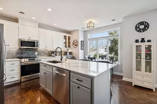 337 Willoughby Way W, Minnetonka, MN 55305 - Photo 2