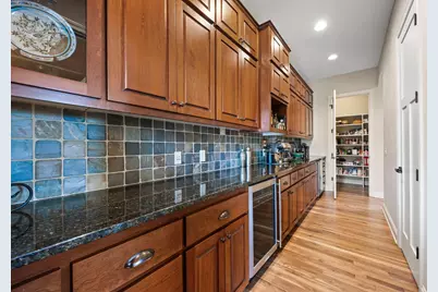 2020 Edgewood Court, Chanhassen, MN 55317 - Photo 18