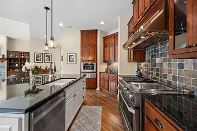 2020 Edgewood Court, Chanhassen, MN 55317 - Photo 34