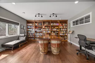 2020 Edgewood Ct, Chanhassen, MN 55317 - Photo 84