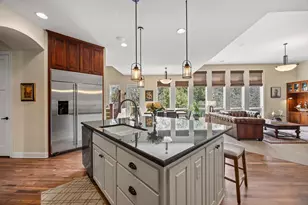 2020 Edgewood Ct, Chanhassen, MN 55317 - Photo 36