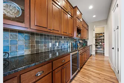 2020 Edgewood Court, Chanhassen, MN 55317 - Photo 18