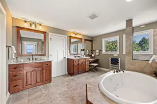 2020 Edgewood Ct, Chanhassen, MN 55317 - Photo 50