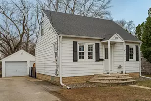 1016 6th Ave NW, Rochester, MN 55901 - Photo 2