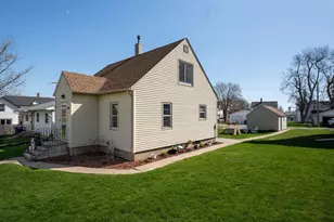 106 N 4th St, Goodhue, MN 55027 - Photo 2
