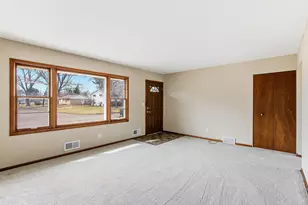 1455 Dixon Dr, Saint Paul Park, MN 55071 - Photo 6