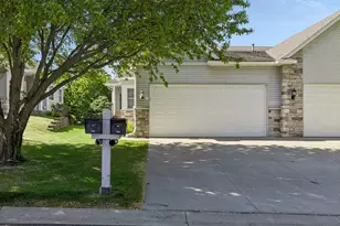724 Gilfillan Ln, White Bear Township, MN 55127 - Photo 2