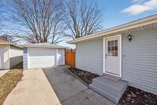 3534 21st Ave NW, Rochester, MN 55901 - Photo 4